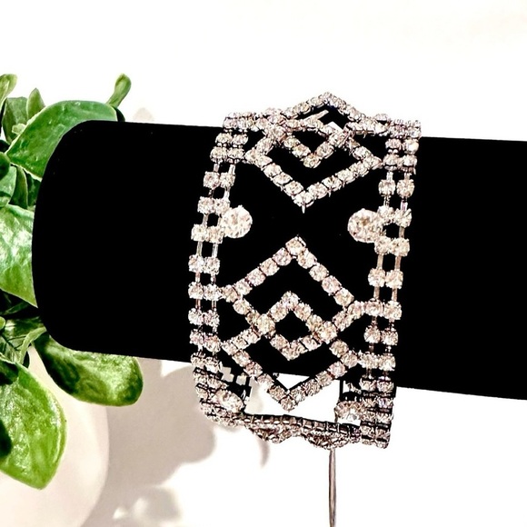 🌟 LAST ONE! 🌟 | CACHE Fancy Silver Wide CZ Delicate Party Bracelet | NWT $78 - Picture 11 of 16